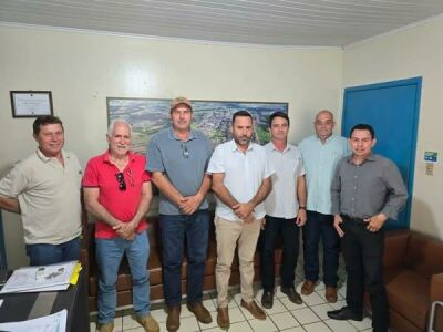 Imagem da notícia Prefeito de Alcinópolis discute projeto Prosolo com Governo do Estado para recuperação da Bacia do Rio Taquari